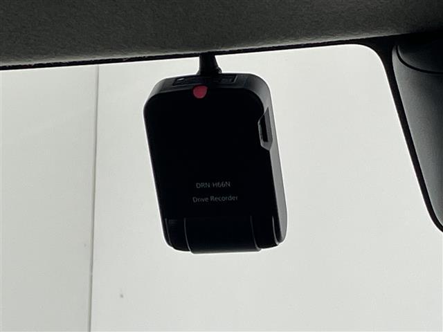 �K���X�R�[�e�B���O�A�i�r�Q�[�V�����A�d�s�b�ȂǁA���̑��̃p�[�c�̎��t�������ς���̂����k�������Ă���܂��I�I�N���}�̂��Ɖ��ł����C�����������I