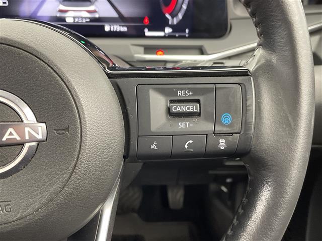 オーラ Ｇ　レザーエディション　純正９型ナビ　全方位カメラ　電子ミラー　ＢＯＳＥサウンド　プロパイロット　ドラレコ　ビルトインＥＴＣ２．０　シートヒーター　ステアリングヒーター　衝突被害軽減システム　レーンアシスト　禁煙車（7枚目）