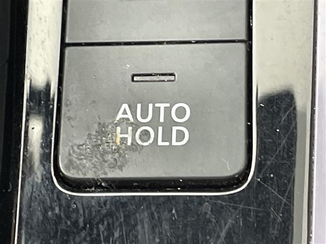 オーラ Ｇ　レザーエディション　純正９型ナビ　全方位カメラ　電子ミラー　ＢＯＳＥサウンド　プロパイロット　ドラレコ　ビルトインＥＴＣ２．０　シートヒーター　ステアリングヒーター　衝突被害軽減システム　レーンアシスト　禁煙車（20枚目）