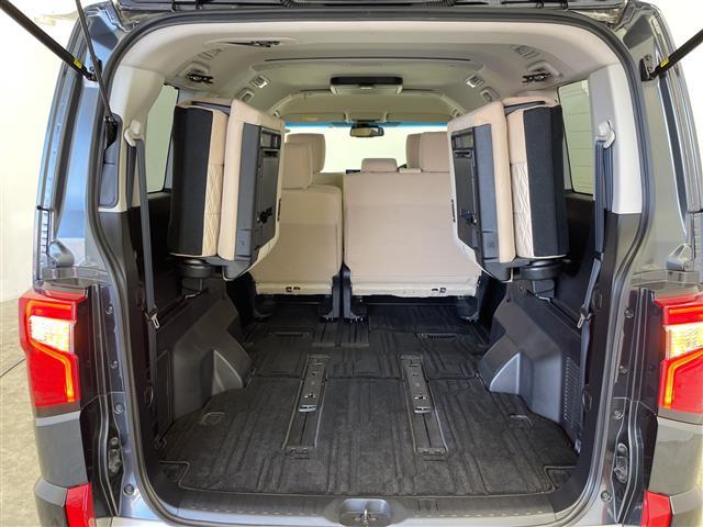 デリカＤ：５ Ｐ　純正１０．１型後席モニター　アルパインデリカＤ５専用１１型ナビ　全周囲カメラ　ＥＴＣ　ＢＳＭ　電動リアゲート　両側電動スライドドア　シートヒーター　ＬＥＤ　衝突被害軽減ブレーキ　レーンアシスト　禁煙車（31枚目）