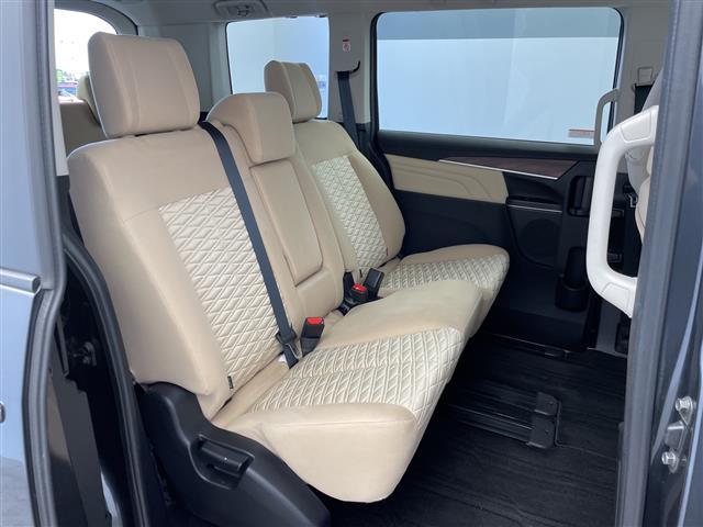 デリカＤ：５ Ｐ　純正１０．１型後席モニター　アルパインデリカＤ５専用１１型ナビ　全周囲カメラ　ＥＴＣ　ＢＳＭ　電動リアゲート　両側電動スライドドア　シートヒーター　ＬＥＤ　衝突被害軽減ブレーキ　レーンアシスト　禁煙車（33枚目）