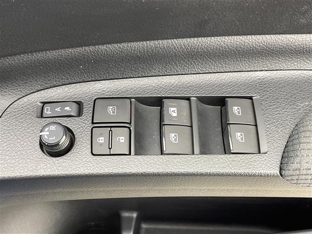 シエンタ ハイブリッド　ファンベースＧ　純正ナビ　全周囲カメラ　フルセグＴＶ　ビルトインＥＴＣ　ドラレコ　電子ミラー　両側電動スライドドア　ＨＩＤヘッドライト　オートハイビーム　衝突被害軽減システム　ステアリングスイッチ　スマートキー　禁煙（26枚目）