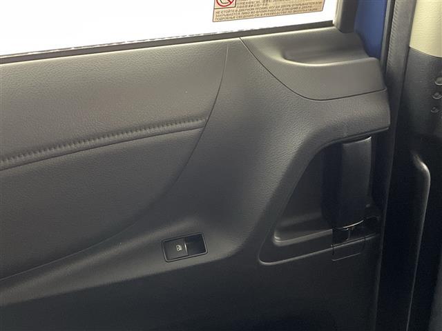 シエンタ ハイブリッド　ファンベースＧ　純正ナビ　全周囲カメラ　フルセグＴＶ　ビルトインＥＴＣ　ドラレコ　電子ミラー　両側電動スライドドア　ＨＩＤヘッドライト　オートハイビーム　衝突被害軽減システム　ステアリングスイッチ　スマートキー　禁煙（41枚目）