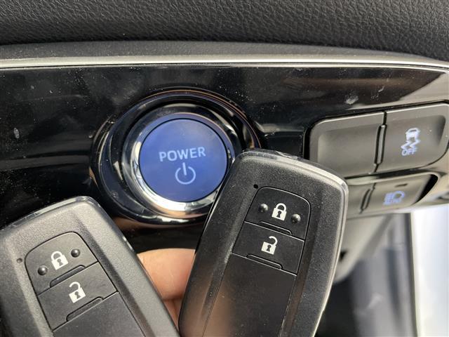 プリウス Ｓ　純正ナビ　バックカメラ　フルセグＴＶ　ＥＴＣ　ＬＥＤヘッドライト　オートハイビーム　追従クルーズコントロール　衝突被害軽減システム　レーンアシスト　オートエアコン　プッシュスタート　スマートキー　禁煙（13枚目）