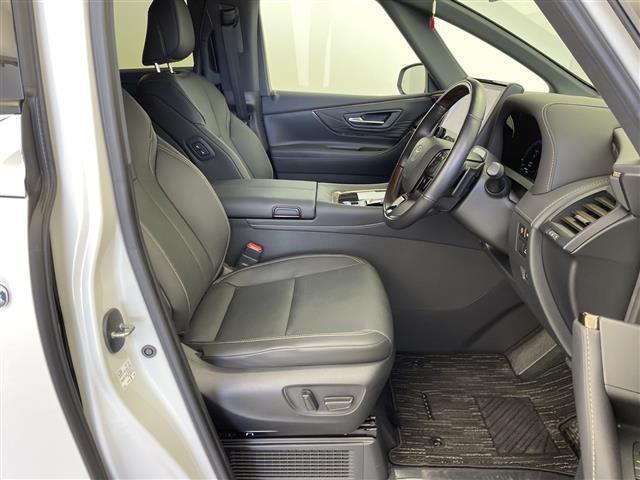 アルファードハイブリッド Ｚ　モデリスタエアロ　ムーンルーフ　純正１３．２型後席モニター　純正１４型ナビ　全周囲　ＥＴＣ２．０　ドラレコ　電子ミラー　トヨタセーフティセンス　トヨタチームメイト　シグネチャーイルミブレード　禁煙車（32枚目）