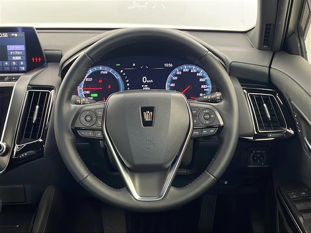 クラウンハイブリッド ＲＳアドバンス　純正メーカーナビ　フルセグＴＶ　全周囲カメラ　ＴｏｙｏｔａＳａｆｅｔｙＳｅｎｓｅ　デジタルインナーミラー　オートブレーキホールド　前席パワーシート　前席シートヒーター　社外ドライブレコーダー（8枚目）