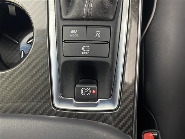 クラウンハイブリッド ＲＳアドバンス　純正メーカーナビ　フルセグＴＶ　全周囲カメラ　ＴｏｙｏｔａＳａｆｅｔｙＳｅｎｓｅ　デジタルインナーミラー　オートブレーキホールド　前席パワーシート　前席シートヒーター　社外ドライブレコーダー（17枚目）