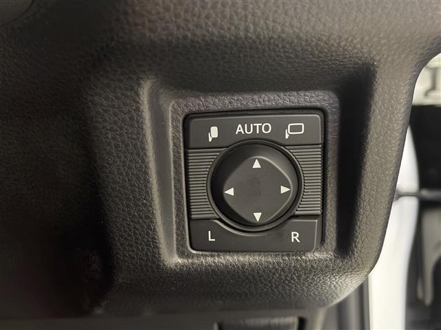 クラウンハイブリッド ＲＳアドバンス　純正メーカーナビ　フルセグＴＶ　全周囲カメラ　ＴｏｙｏｔａＳａｆｅｔｙＳｅｎｓｅ　デジタルインナーミラー　オートブレーキホールド　前席パワーシート　前席シートヒーター　社外ドライブレコーダー（18枚目）