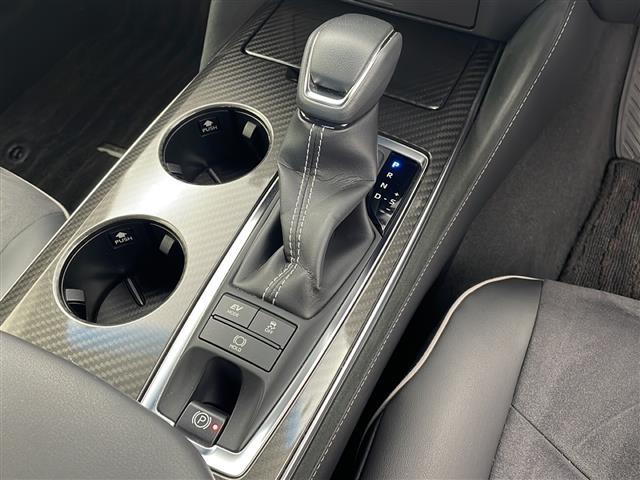 クラウンハイブリッド ＲＳアドバンス　純正メーカーナビ　フルセグＴＶ　全周囲カメラ　ＴｏｙｏｔａＳａｆｅｔｙＳｅｎｓｅ　デジタルインナーミラー　オートブレーキホールド　前席パワーシート　前席シートヒーター　社外ドライブレコーダー（20枚目）