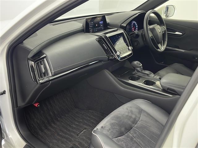 クラウンハイブリッド ＲＳアドバンス　純正メーカーナビ　フルセグＴＶ　全周囲カメラ　ＴｏｙｏｔａＳａｆｅｔｙＳｅｎｓｅ　デジタルインナーミラー　オートブレーキホールド　前席パワーシート　前席シートヒーター　社外ドライブレコーダー（26枚目）