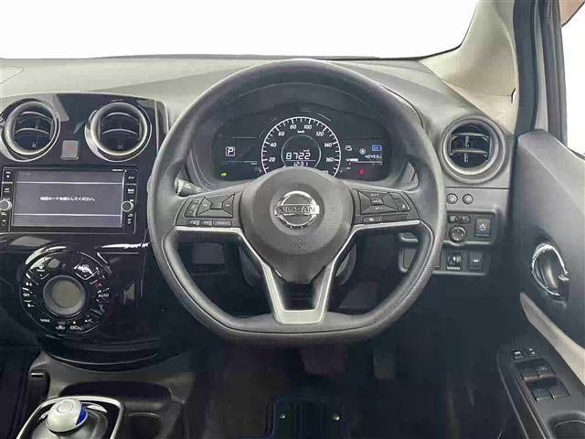ノート ｅ－パワー　Ｘ　禁煙車　純正ＳＤナビ　アラウンドビューモニター　Ｂｌｕｅｔｏｏｔｈ　フルセグＴＶ　ＣＤ　ＤＶＤ　ＡＵＸ　ＡＭ　ＦＭ　エマージェンシー　ブレーキ　クルーズコントロール　デジタルインナーミラー（7枚目）