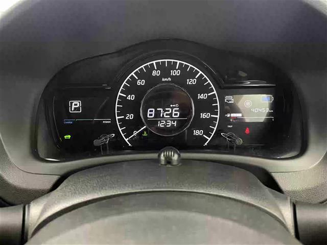 ノート ｅ－パワー　Ｘ　禁煙車　純正ＳＤナビ　アラウンドビューモニター　Ｂｌｕｅｔｏｏｔｈ　フルセグＴＶ　ＣＤ　ＤＶＤ　ＡＵＸ　ＡＭ　ＦＭ　エマージェンシー　ブレーキ　クルーズコントロール　デジタルインナーミラー（8枚目）