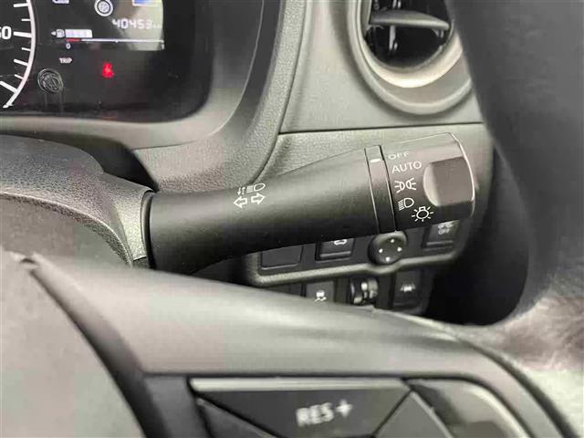 ノート ｅ－パワー　Ｘ　禁煙車　純正ＳＤナビ　アラウンドビューモニター　Ｂｌｕｅｔｏｏｔｈ　フルセグＴＶ　ＣＤ　ＤＶＤ　ＡＵＸ　ＡＭ　ＦＭ　エマージェンシー　ブレーキ　クルーズコントロール　デジタルインナーミラー（10枚目）