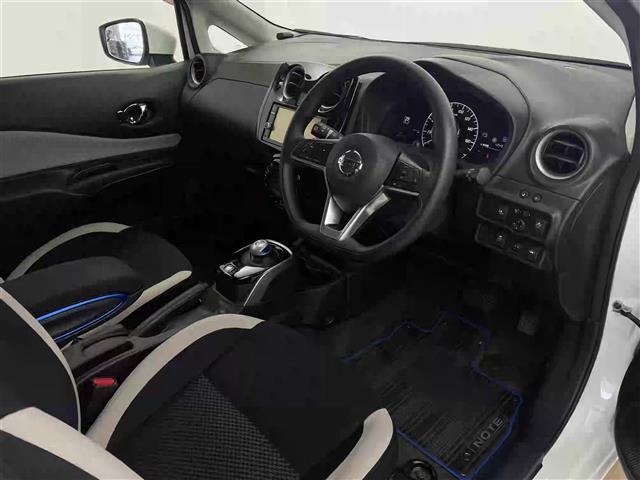 ノート ｅ－パワー　Ｘ　禁煙車　純正ＳＤナビ　アラウンドビューモニター　Ｂｌｕｅｔｏｏｔｈ　フルセグＴＶ　ＣＤ　ＤＶＤ　ＡＵＸ　ＡＭ　ＦＭ　エマージェンシー　ブレーキ　クルーズコントロール　デジタルインナーミラー（20枚目）