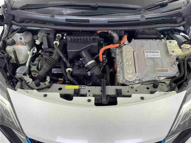 ノート ｅ－パワー　Ｘ　禁煙車　純正ＳＤナビ　アラウンドビューモニター　Ｂｌｕｅｔｏｏｔｈ　フルセグＴＶ　ＣＤ　ＤＶＤ　ＡＵＸ　ＡＭ　ＦＭ　エマージェンシー　ブレーキ　クルーズコントロール　デジタルインナーミラー（40枚目）