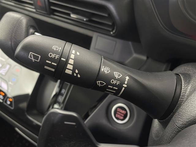 ｅＫクロススペース Ｔ　ターボ　三菱ｅ－Ａｓｓｉｓｔ　左側パワースライドドア　純正フロアマット　純正１５インチＡＷ　シートヒーター　オートライト　ＬＥＤヘッドライト　ＬＥＤフォグランプ　スマートキー　プッシュスタート（9枚目）