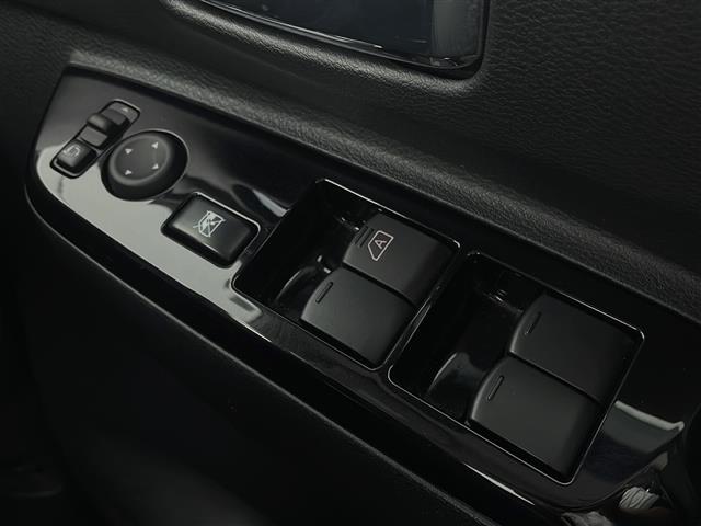 ｅＫクロススペース Ｔ　ターボ　三菱ｅ－Ａｓｓｉｓｔ　左側パワースライドドア　純正フロアマット　純正１５インチＡＷ　シートヒーター　オートライト　ＬＥＤヘッドライト　ＬＥＤフォグランプ　スマートキー　プッシュスタート（15枚目）