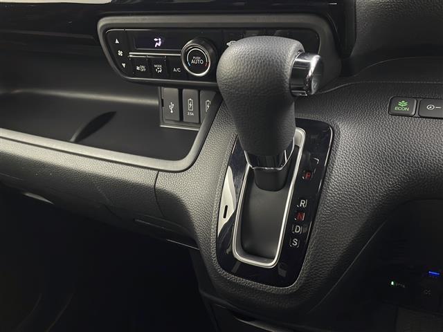 N-BOXカスタム L 禁煙車 衝突軽減ブレーキ 追従クルーズコントロール シートヒーター USB接続 LEDヘッドライト フォグライト コーナーセンサー オートライト 両側パワースライドドア ETC 純正ナビ(15枚目)