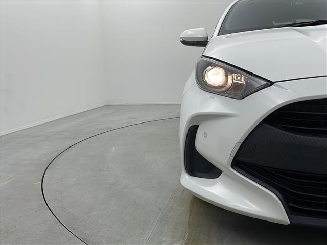 ヤリス X 純正ディスプレイオーディオ フルセグTV BT Miracast AM FM 全方位カメラ ステアリングスイッチ オートライト スペアキー ETC プッシュスタート(38枚目)