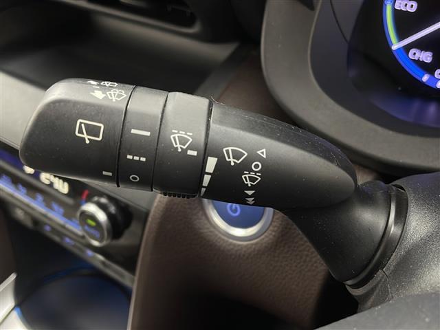 ヤリスクロス ハイブリッドZ 禁煙車 4WD アドバンスドパークド 衝突軽減 ドラレコ シートヒーター 追従式クルーズコントロール オートハイビーム オートライト 純正ディスプレイオーディオ ブラインドスポットモニター ETC(5枚目)