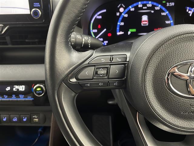 ヤリスクロス ハイブリッドZ 禁煙車 4WD アドバンスドパークド 衝突軽減 ドラレコ シートヒーター 追従式クルーズコントロール オートハイビーム オートライト 純正ディスプレイオーディオ ブラインドスポットモニター ETC(6枚目)