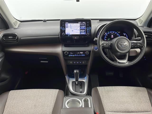 ヤリスクロス ハイブリッドZ 禁煙車 4WD アドバンスドパークド 衝突軽減 ドラレコ シートヒーター 追従式クルーズコントロール オートハイビーム オートライト 純正ディスプレイオーディオ ブラインドスポットモニター ETC(7枚目)
