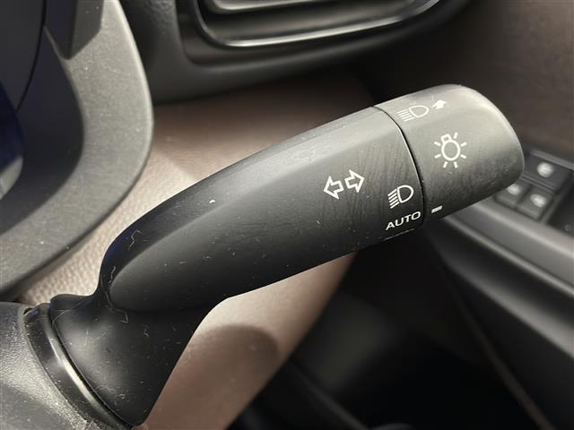 ヤリスクロス ハイブリッドZ 禁煙車 4WD アドバンスドパークド 衝突軽減 ドラレコ シートヒーター 追従式クルーズコントロール オートハイビーム オートライト 純正ディスプレイオーディオ ブラインドスポットモニター ETC(10枚目)