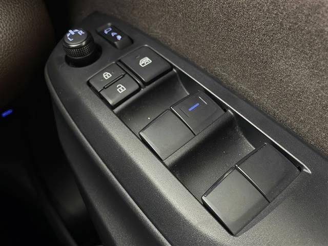 ヤリスクロス ハイブリッドZ 禁煙車 4WD アドバンスドパークド 衝突軽減 ドラレコ シートヒーター 追従式クルーズコントロール オートハイビーム オートライト 純正ディスプレイオーディオ ブラインドスポットモニター ETC(16枚目)