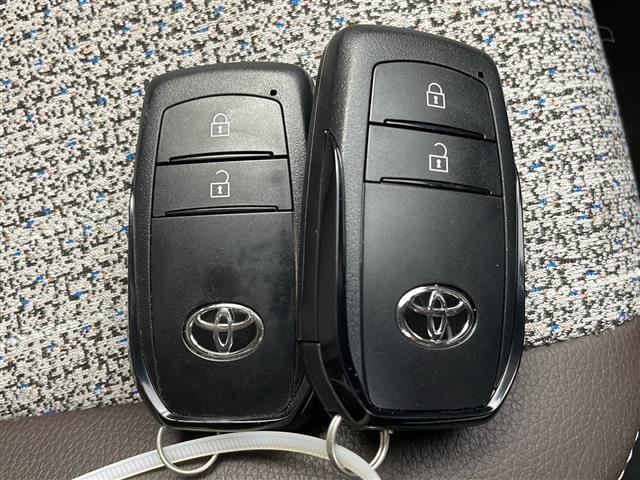 ヤリスクロス ハイブリッドZ 禁煙車 4WD アドバンスドパークド 衝突軽減 ドラレコ シートヒーター 追従式クルーズコントロール オートハイビーム オートライト 純正ディスプレイオーディオ ブラインドスポットモニター ETC(17枚目)