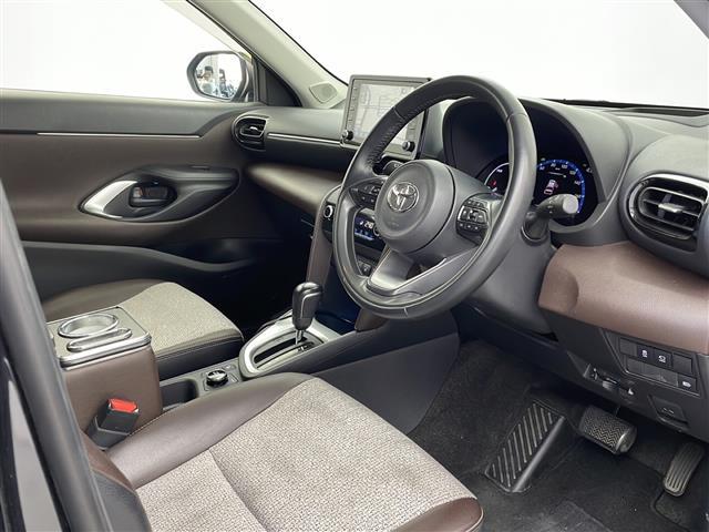 ヤリスクロス ハイブリッドZ 禁煙車 4WD アドバンスドパークド 衝突軽減 ドラレコ シートヒーター 追従式クルーズコントロール オートハイビーム オートライト 純正ディスプレイオーディオ ブラインドスポットモニター ETC(23枚目)