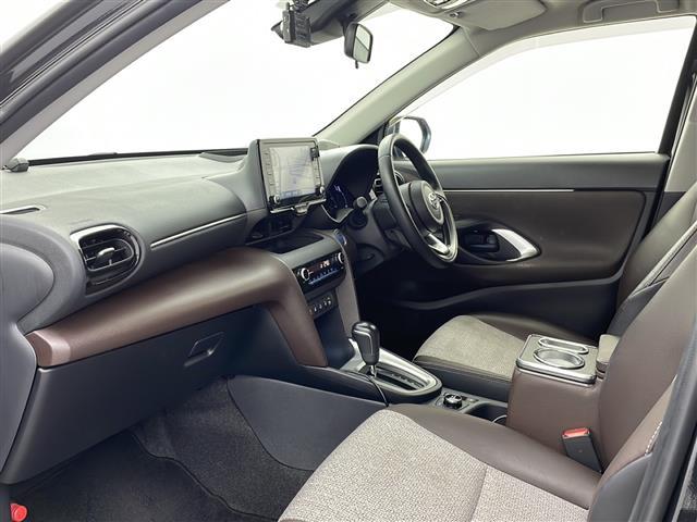 ヤリスクロス ハイブリッドZ 禁煙車 4WD アドバンスドパークド 衝突軽減 ドラレコ シートヒーター 追従式クルーズコントロール オートハイビーム オートライト 純正ディスプレイオーディオ ブラインドスポットモニター ETC(27枚目)