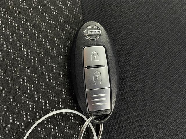 ノート e-パワー X 禁煙車 純正ナビ 社外ドラレコ 衝突軽減ブレーキ LEDヘッドライト オートエアコン オートライト フォグライト インテリジェントルームミラー 電動格納ミラー サイドバイザー 社外フロアマット ETC(16枚目)