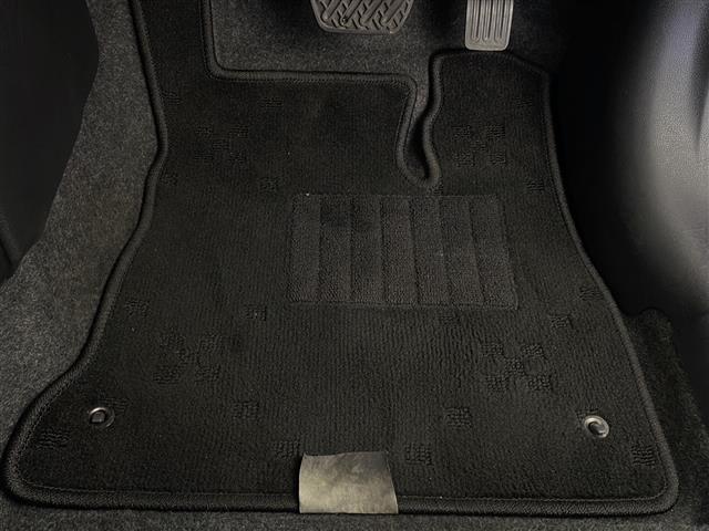 ノート e-パワー X 禁煙車 純正ナビ 社外ドラレコ 衝突軽減ブレーキ LEDヘッドライト オートエアコン オートライト フォグライト インテリジェントルームミラー 電動格納ミラー サイドバイザー 社外フロアマット ETC(17枚目)