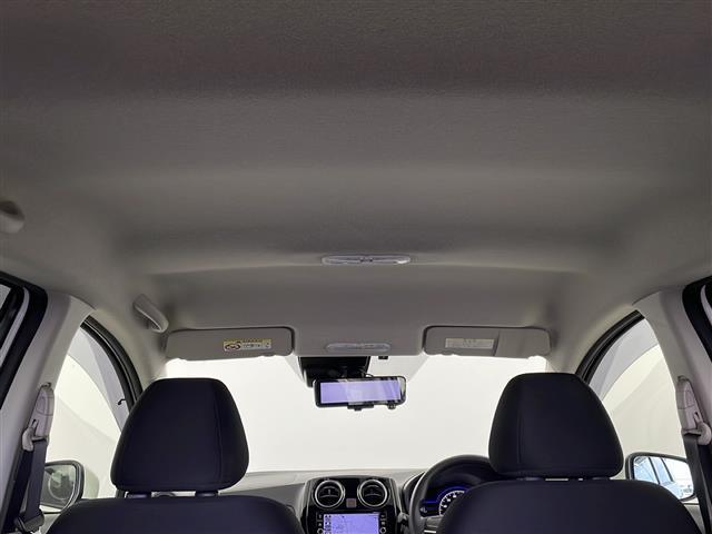 ノート e-パワー X 禁煙車 純正ナビ 社外ドラレコ 衝突軽減ブレーキ LEDヘッドライト オートエアコン オートライト フォグライト インテリジェントルームミラー 電動格納ミラー サイドバイザー 社外フロアマット ETC(22枚目)