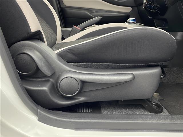 ノート e-パワー X 禁煙車 純正ナビ 社外ドラレコ 衝突軽減ブレーキ LEDヘッドライト オートエアコン オートライト フォグライト インテリジェントルームミラー 電動格納ミラー サイドバイザー 社外フロアマット ETC(25枚目)