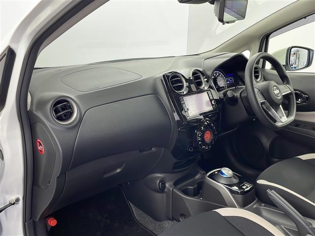 ノート e-パワー X 禁煙車 純正ナビ 社外ドラレコ 衝突軽減ブレーキ LEDヘッドライト オートエアコン オートライト フォグライト インテリジェントルームミラー 電動格納ミラー サイドバイザー 社外フロアマット ETC(28枚目)