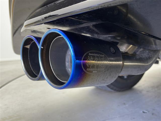 オーラ ニスモ 禁煙車 社外マフラー 社外ダウンサス インテリジェントルームミラー 全方位カメラ 純正ナビ LEDヘッドライト フォグライト バックフォグ オートライト オートハイビーム ブラインドスポットモニター(17枚目)