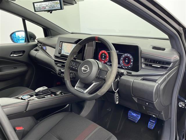 オーラ ニスモ 禁煙車 社外マフラー 社外ダウンサス インテリジェントルームミラー 全方位カメラ 純正ナビ LEDヘッドライト フォグライト バックフォグ オートライト オートハイビーム ブラインドスポットモニター(22枚目)