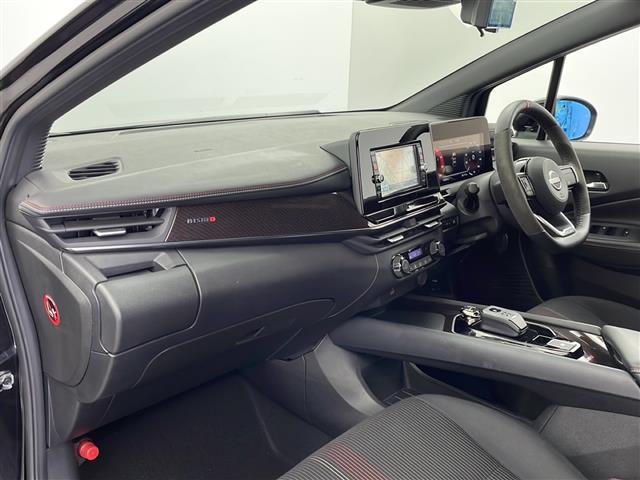 オーラ ニスモ 禁煙車 社外マフラー 社外ダウンサス インテリジェントルームミラー 全方位カメラ 純正ナビ LEDヘッドライト フォグライト バックフォグ オートライト オートハイビーム ブラインドスポットモニター(27枚目)