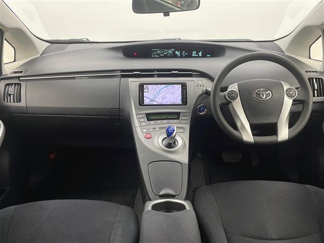 プリウス S 純正ナビ(AM/FM/フルセグTV/Bluetooth) バックカメラ ドアバイザー ETC オートライト スマートキー パワーウィンドウ 電動格納ミラー フロアマット(2枚目)