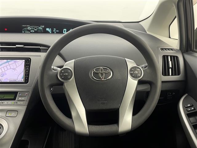 プリウス S 純正ナビ(AM/FM/フルセグTV/Bluetooth) バックカメラ ドアバイザー ETC オートライト スマートキー パワーウィンドウ 電動格納ミラー フロアマット(3枚目)