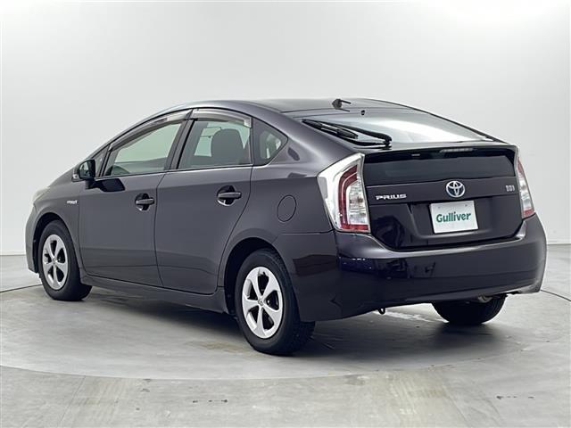 プリウス S 純正ナビ(AM/FM/フルセグTV/Bluetooth) バックカメラ ドアバイザー ETC オートライト スマートキー パワーウィンドウ 電動格納ミラー フロアマット(8枚目)