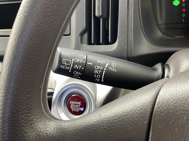 N-WGNカスタム G 禁煙車 社外オーディオ サイドバイザー 社外フロアマット スマートキー プッシュスタート 電動格納ミラー ECON オートエアコン バニティーミラー(6枚目)