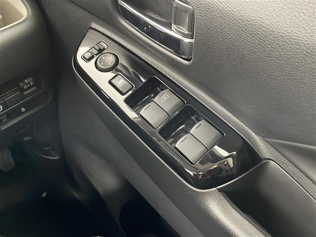 デリカミニ T プレミアム 禁煙車 届出済未使用車 純正9型ディスプレイオーディオ AppleCarPlay AndroidAuto AM FM BT 全周囲カメラ インテリジェントルームミラー 両側パワースライドドア(19枚目)