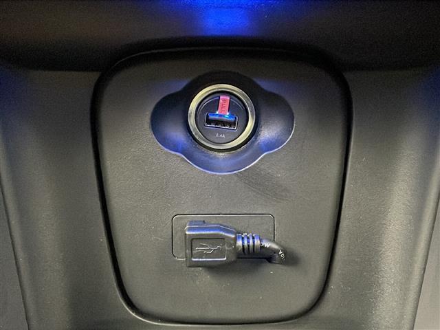 MINI クーパー 純正ナビ(AM/FM/Bluetooth) ETC スマートキー プッシュスタート アイドリングストップ ステアリングスイッチ 横滑り防止装置 純正15インチアルミ 純正フロアマット(10枚目)