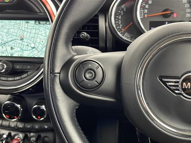MINI クーパー 純正ナビ(AM/FM/Bluetooth) ETC スマートキー プッシュスタート アイドリングストップ ステアリングスイッチ 横滑り防止装置 純正15インチアルミ 純正フロアマット(16枚目)