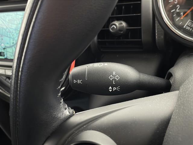 MINI クーパー 純正ナビ(AM/FM/Bluetooth) ETC スマートキー プッシュスタート アイドリングストップ ステアリングスイッチ 横滑り防止装置 純正15インチアルミ 純正フロアマット(17枚目)