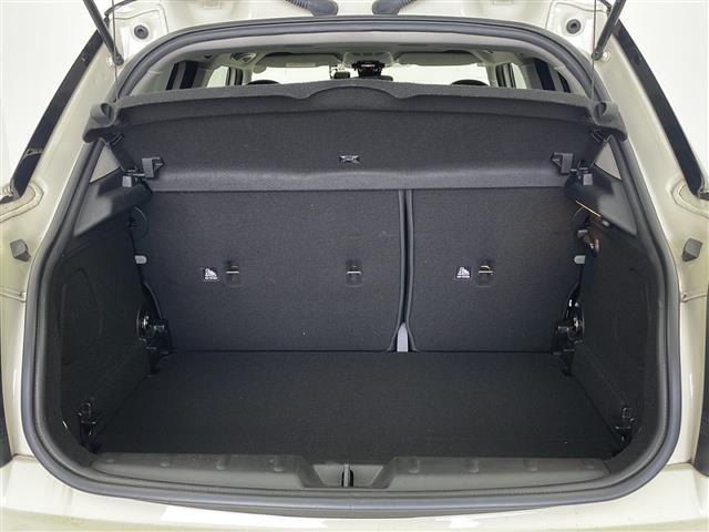 MINI クーパー 純正ナビ(AM/FM/Bluetooth) ETC スマートキー プッシュスタート アイドリングストップ ステアリングスイッチ 横滑り防止装置 純正15インチアルミ 純正フロアマット(25枚目)