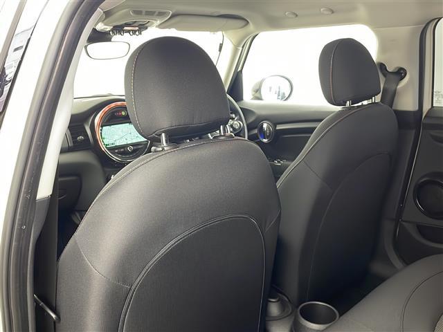 MINI クーパー 純正ナビ(AM/FM/Bluetooth) ETC スマートキー プッシュスタート アイドリングストップ ステアリングスイッチ 横滑り防止装置 純正15インチアルミ 純正フロアマット(29枚目)