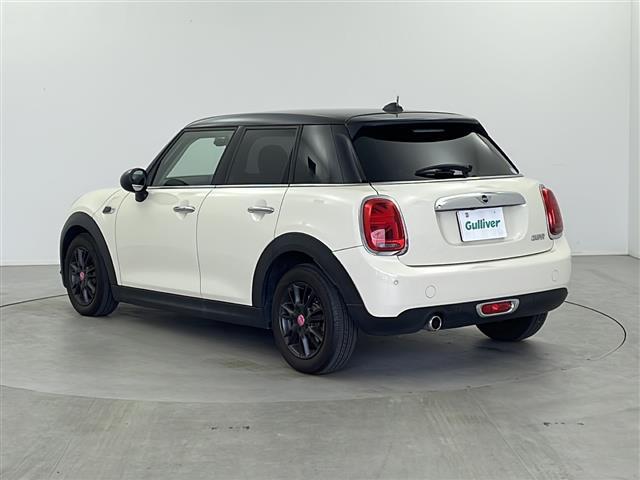 MINI クーパー 純正ナビ(AM/FM/Bluetooth) ETC スマートキー プッシュスタート アイドリングストップ ステアリングスイッチ 横滑り防止装置 純正15インチアルミ 純正フロアマット(36枚目)